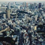 高層ビルが密集する都市の俯瞰