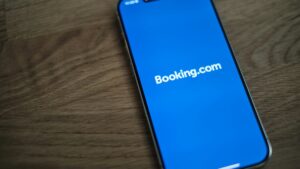 スマートフォンの画面に表示されたBooking.comアプリのアイコン